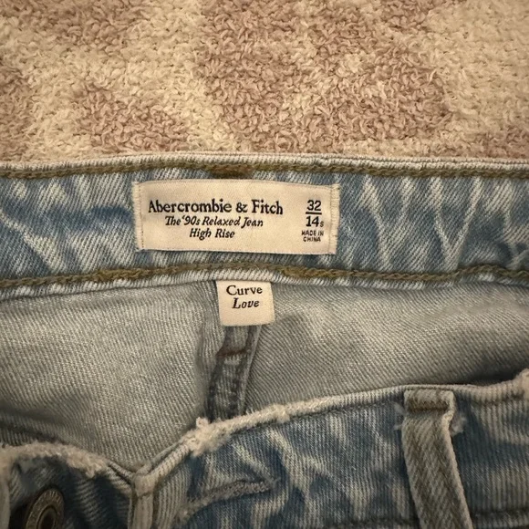 Curve Love High Rise 90s Relaxed Jean - Picture 7 of 7